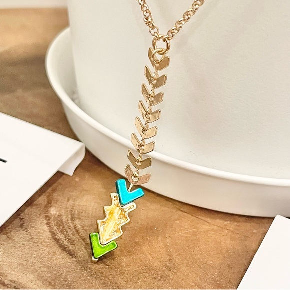 NWT Nine West gold & green long arrow necklace, hoop and dangling earrings - Picture 11 of 12